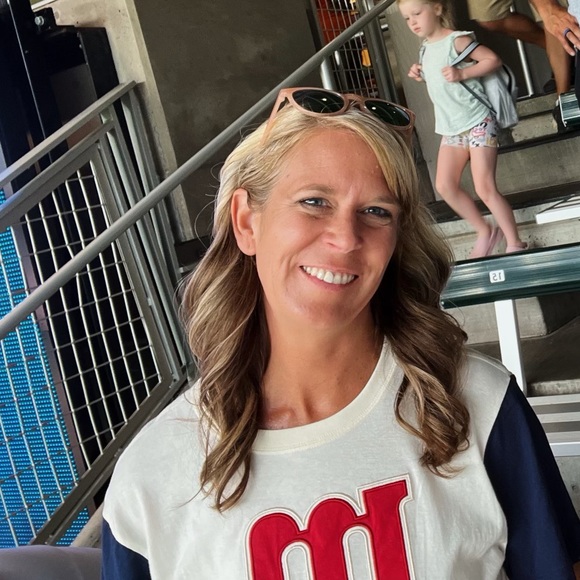 Meet your Posher, Dionne - Picture 1 of 1